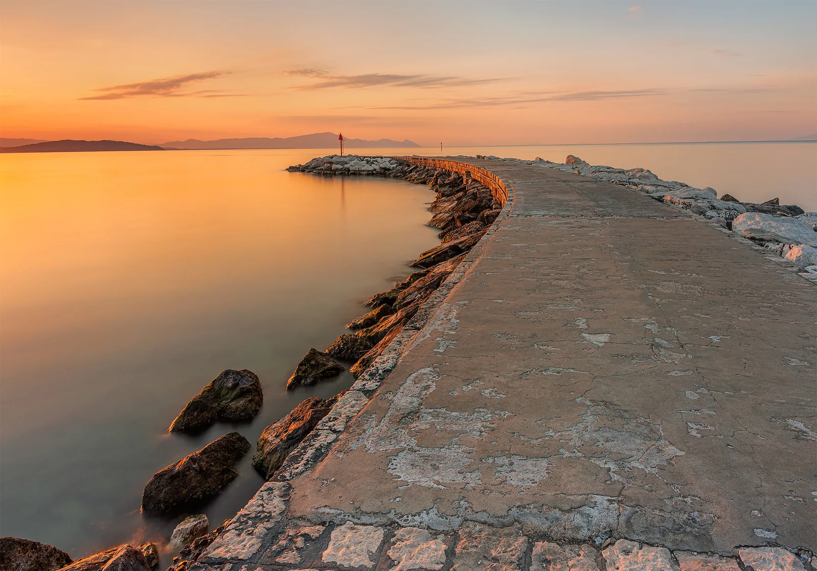 Porticciolo di Formia all'alba, nel quartiere marinaro di Mola